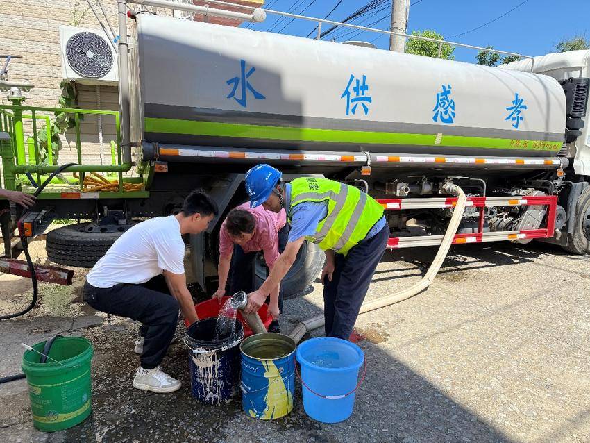 保供水、优服务、强职工 孝感市供水人践供水初心担国企使命(1).docx