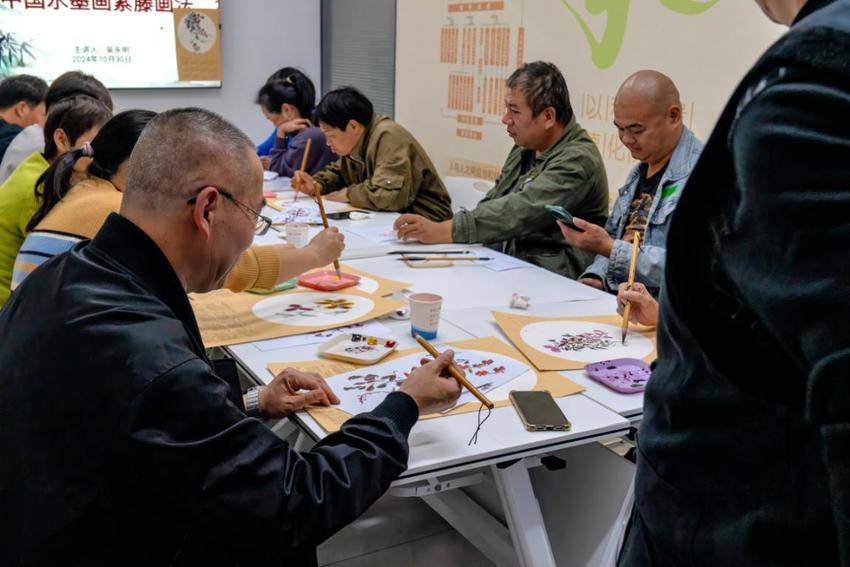 结对帮学助进 掀起夜学热潮黄石港区文艺夜校第六期培训活动精彩举办.doc