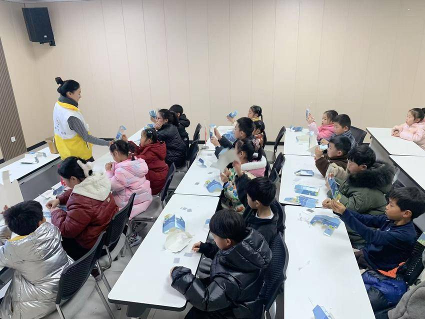 （0105）当童心遇见科学：京山市图书馆于元旦节成功举办“动手探世界”科学实验第一期.doc