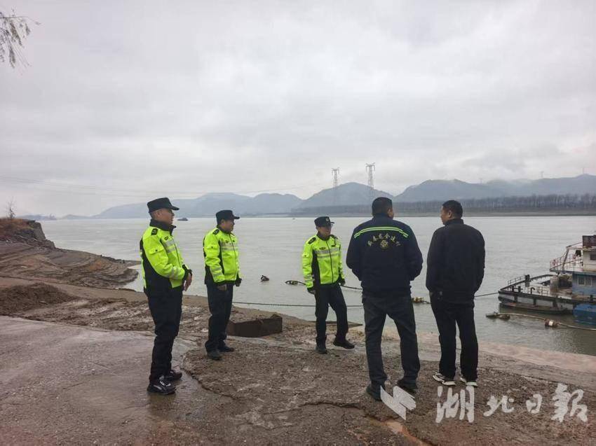 元旦坚守护畅通 执法为民显担当——蕲春县交通运输综合执法大队圆满完成元旦假期执法保障任务(1).docx