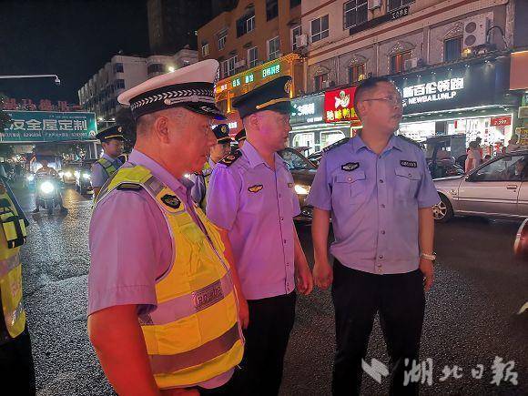 黄冬明:从军营到警营,36年默默耕耘在交管一线