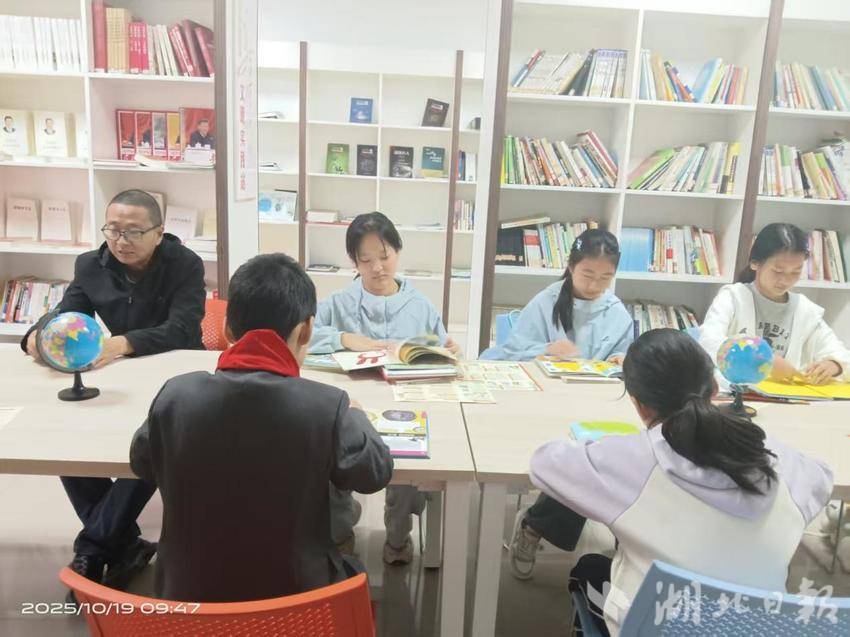 胜利路社区开展“扫黄打非 绿色阅读”宣传活动.docx