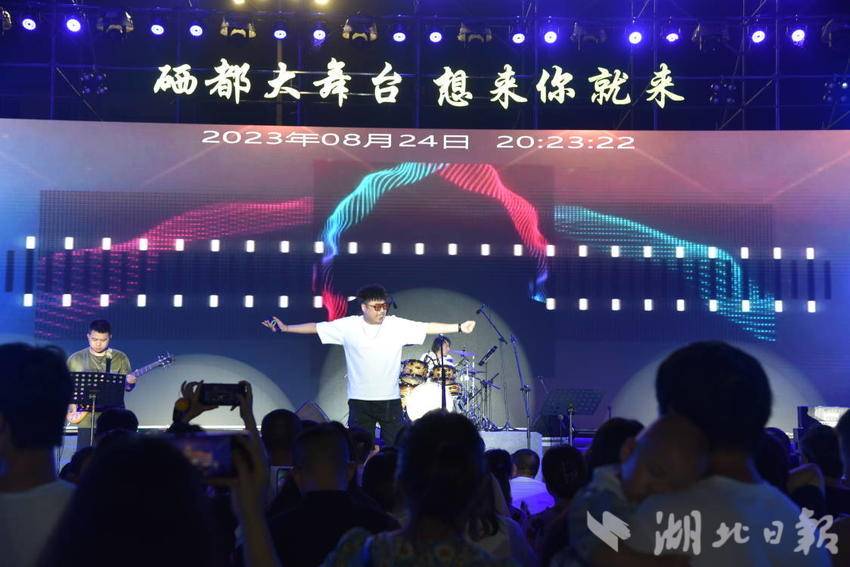 州工人文化宫“摇滚狂欢夜”