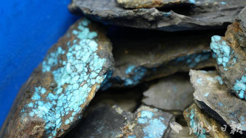 【图文穿插板】2026年竹山县第一届绿松石公盘交易会圆满成功.docx