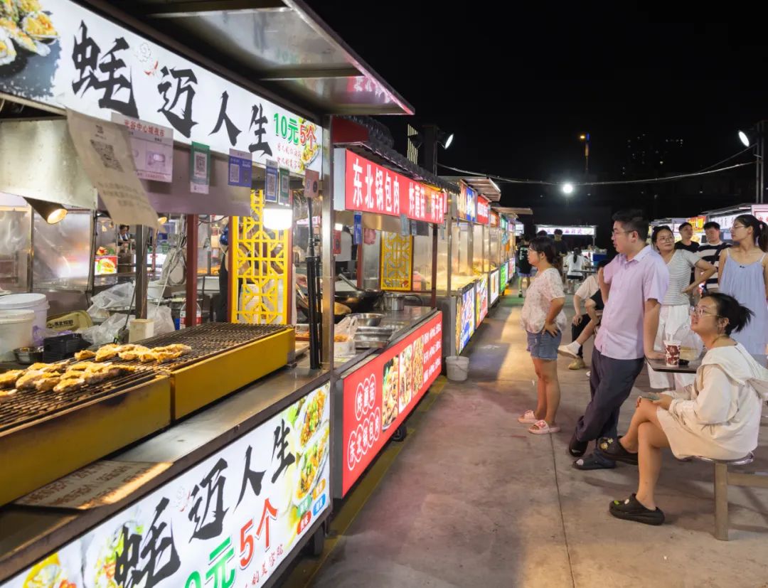 洋溢“烟火气”，充满“人情味”，光谷这家夜市日均客流过万- 湖北日报新闻客户端