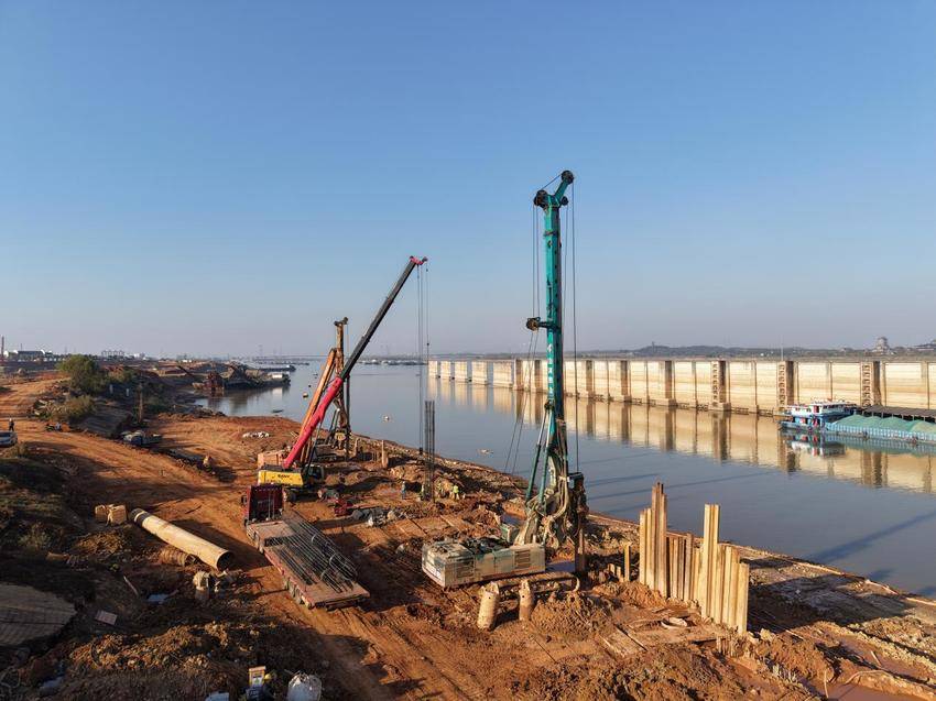 【一线传声】中交二航局湘江长城航道2标项目钻孔灌注桩施工圆满收官.docx