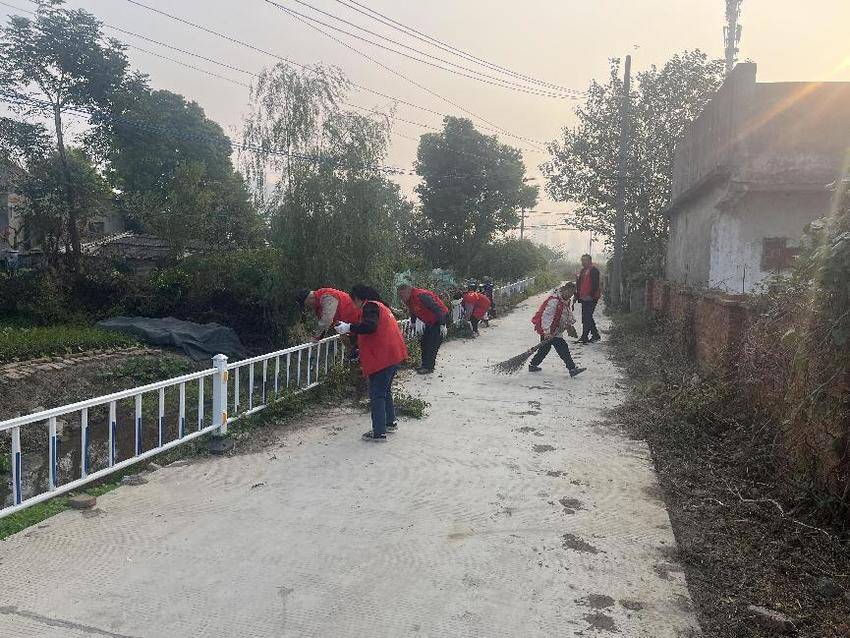 【知荆州 爱荆州 兴荆州 】荆州区郢城镇太晖村：共同缔造清洁家园   奏响乡村环境“协奏曲”.docx