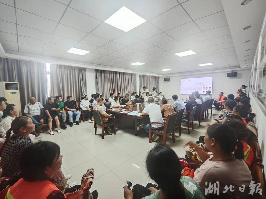 新市民公司多措并举  全力保障户外一线工作者“平安度夏”.doc