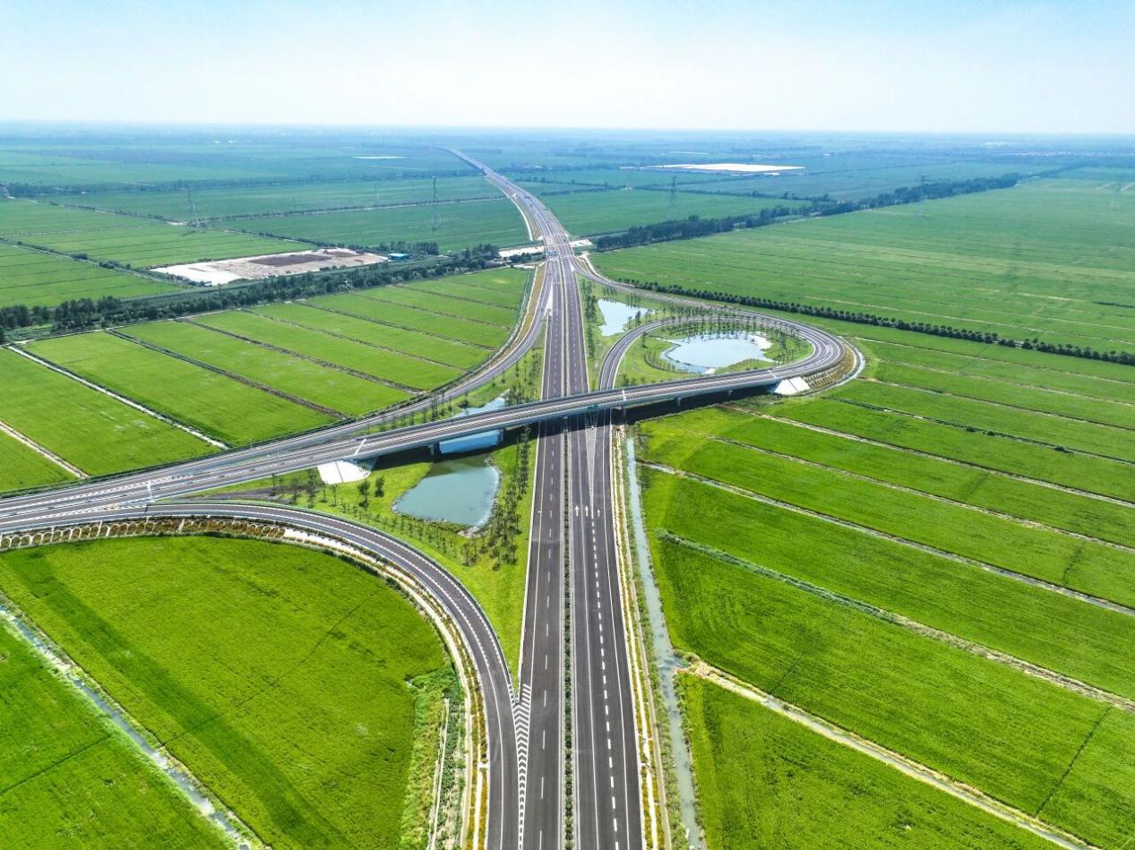 【特别策划】中交二航局获1项“高速公路改扩建的桥台升高施工方法”发明专利授权.docx