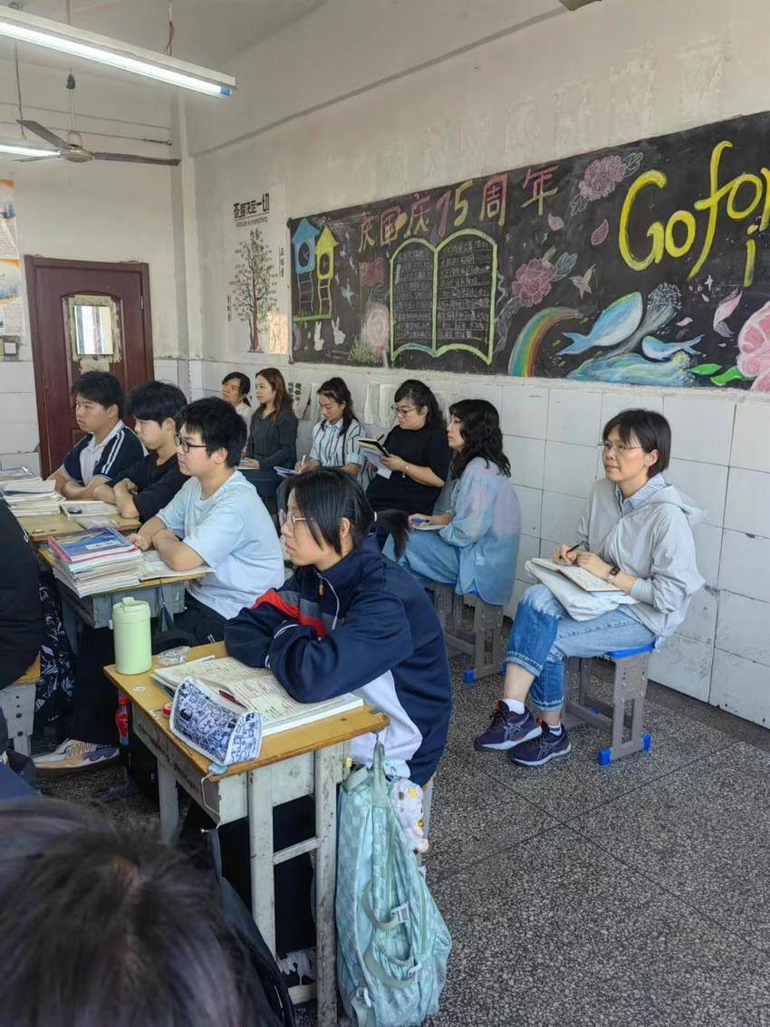 云梦县实验外国语学校喜获殊荣，教育教学质量载誉而归.docx