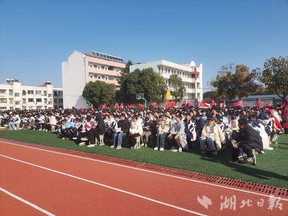 护校安园“警”相随 呵护学生平安行