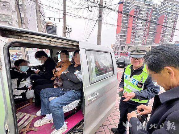 紧盯“四区”“两站” 广水交警着力打造“平安清明” 湖北日报客户端2024-04-07 11:17 湖北日报客户端讯（通讯员王贵生）为严防道路交通事故和严重交通拥堵,着力打造“平安清明”,广水市公安局交警大队早谋划、早动员、早部署，紧盯城市郊区、农村山区、陵园墓区、旅游景区等“四区”和执法服务站、治超站“两站”，确保辖