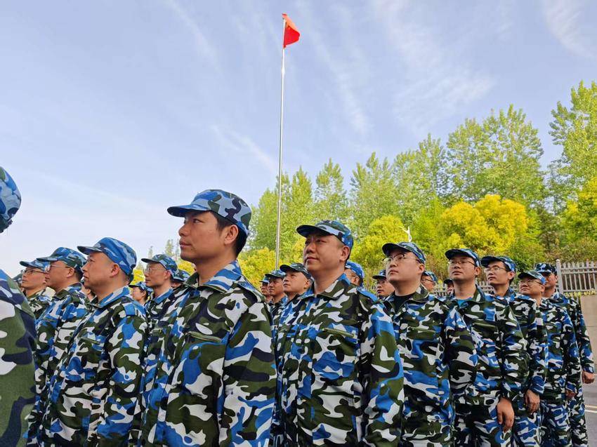 沙场练兵展风采 淬火成钢砺初心.doc