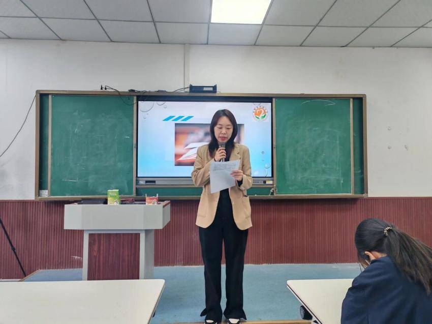 沔阳小学黄金大道校区将阅读服务送至教师身边1017.docx