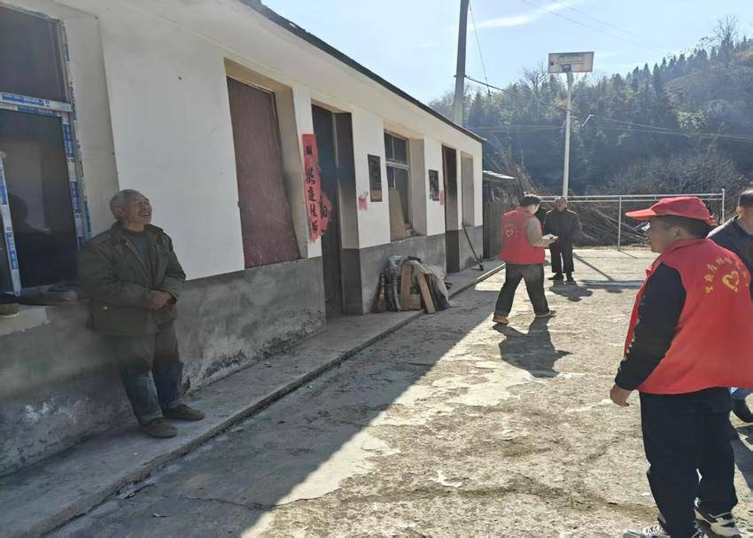望府座林场助力全域白色垃圾清理，守护辖区生态环境.docx