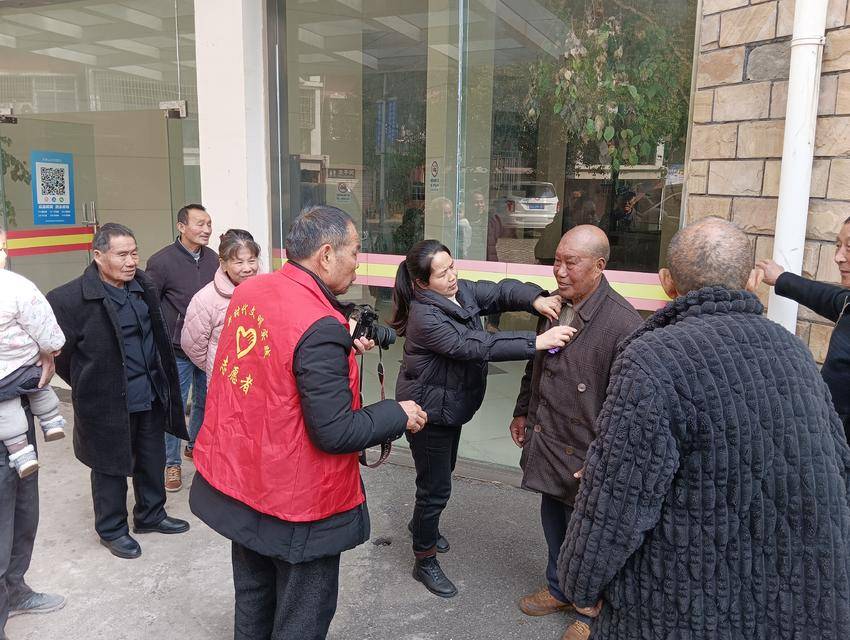罗家桥街道：幸福“照”进现实，定格最美“夕阳红”.docx