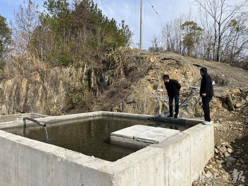 水坪镇田垭村：干群携手破解“饮水难” 清泉入户托起“安居梦”.docx