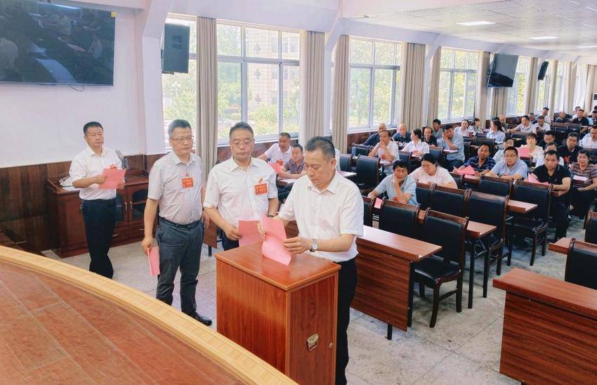 444444444444444444444听民声聚民智 共绘发展新图景.docx