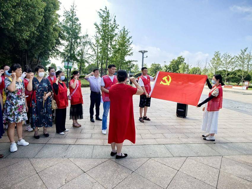 党建引领 共同缔造 保护生态 爱护环境.doc