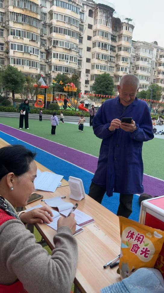 2025.10.29【美好丰润园】众志绘就家园新景，爱心铸就幸福之基【美好丰润园】众志绘就家园新景，爱心铸就幸福之基.docx