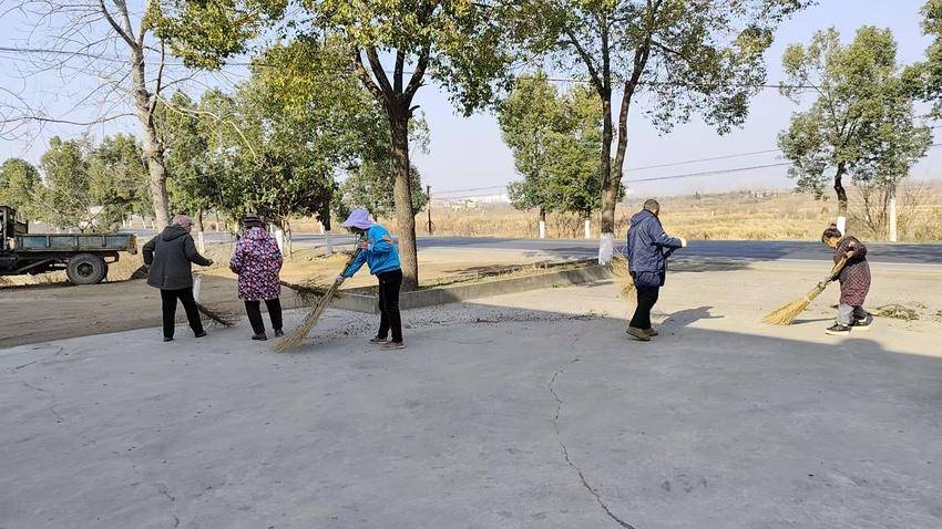 淅河镇“花式”动员激活乡村治理“一池春水”.doc