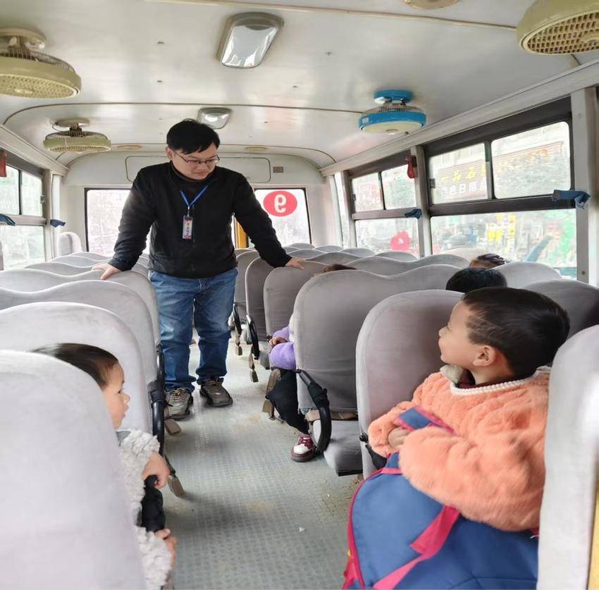 守牢安全底线 共筑平安校园.docx