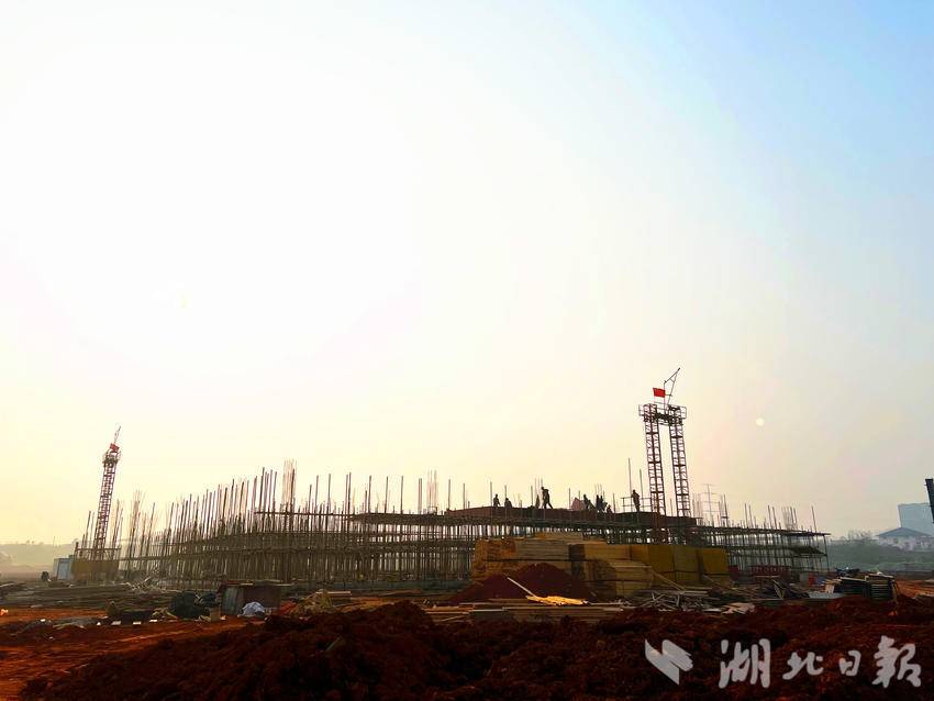 总投资20亿元！年产值30亿元！嘉创半导体打造“芯”增长级 助推嘉鱼电子信息产业腾飞(1).doc