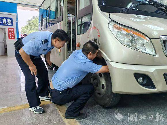 当好“店小二”，广水公安交警优化营商环境推进企业发展