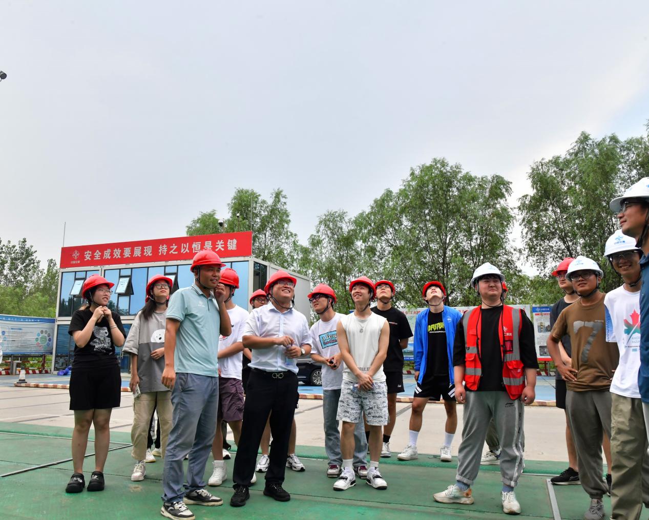 【一线传声】巢马铁路项目上演的实践教育课，合工大学生的户外大课堂.docx