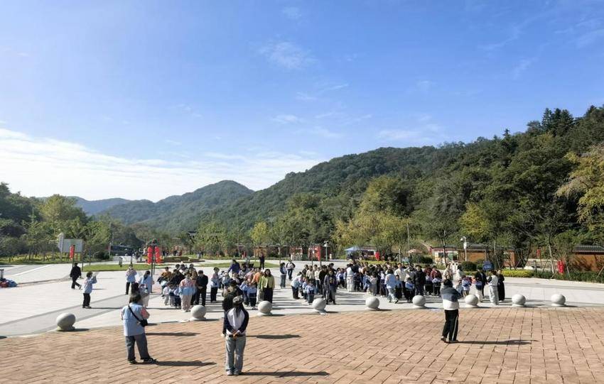 安陆市王义贞镇钱冲村：自然风光与红色文化交相辉映，亲子同乐共度美好时光.docx