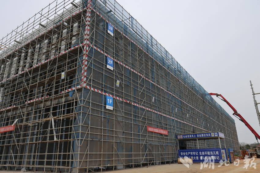 从“筑巢引凤”到“双向奔赴”：湖北新芯电子科技有限公司半导体封测项目落地嘉鱼背景观察.docx