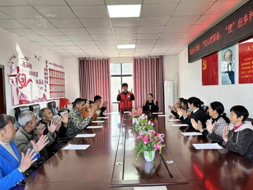 【文明村镇】茗山乡开展“红白理事会”宣讲活动.docx