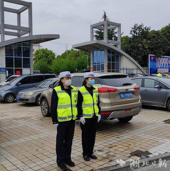 紧盯“四区”“两站” 广水交警着力打造“平安清明” 湖北日报客户端2024-04-07 11:17 湖北日报客户端讯（通讯员王贵生）为严防道路交通事故和严重交通拥堵,着力打造“平安清明”,广水市公安局交警大队早谋划、早动员、早部署，紧盯城市郊区、农村山区、陵园墓区、旅游景区等“四区”和执法服务站、治超站“两站”，确保辖