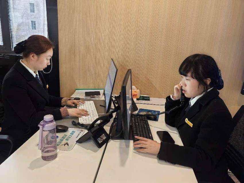 3.28临空港人力资源市场构建多渠道就业服务网.docx