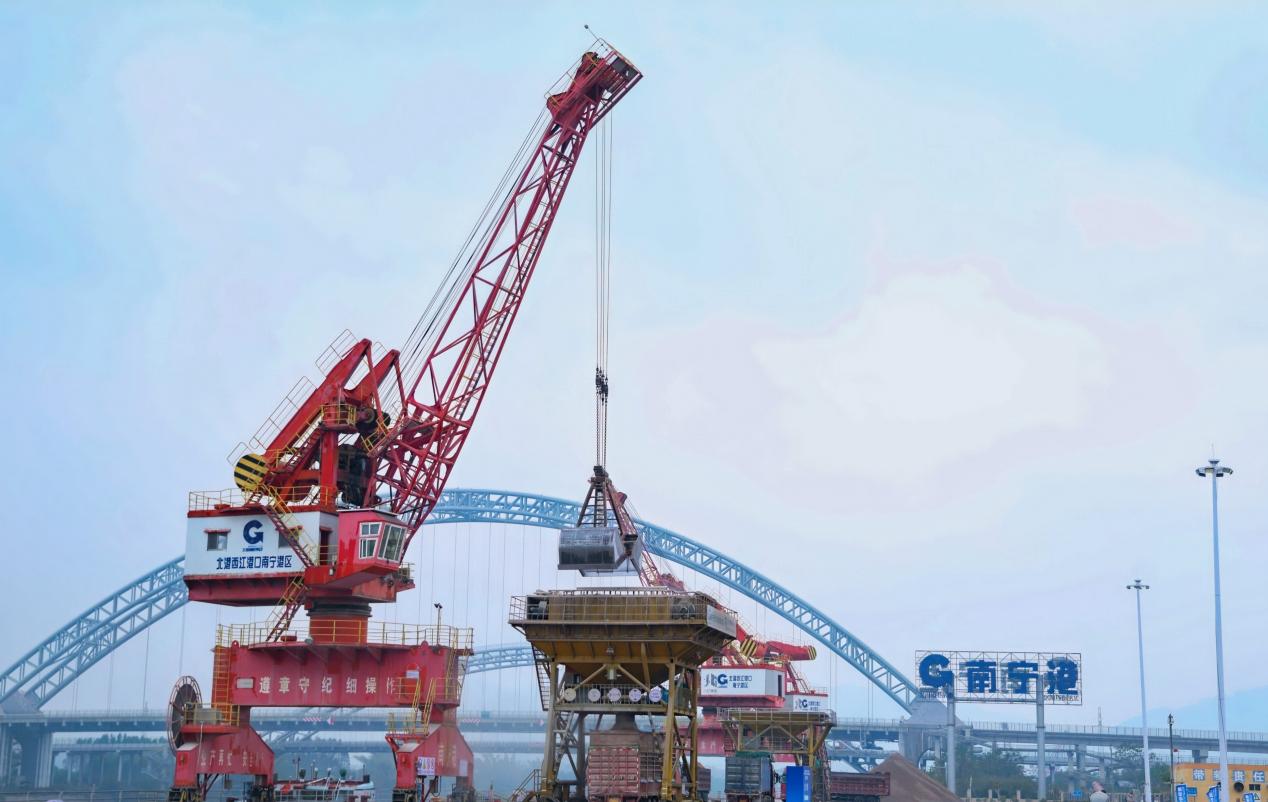 【交通强国】西江航运干线南宁（牛湾）至贵港3000吨级航道工程正式开工.docx
