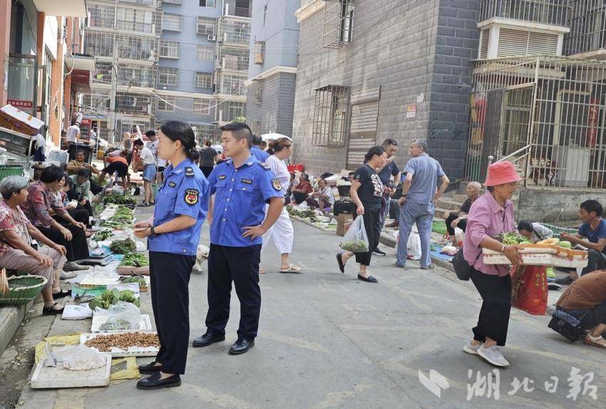 2024.8.15【我为群众办实事】“民有所呼，我有所应”多方联动整治占道经营 确保辖区道路通畅.docx