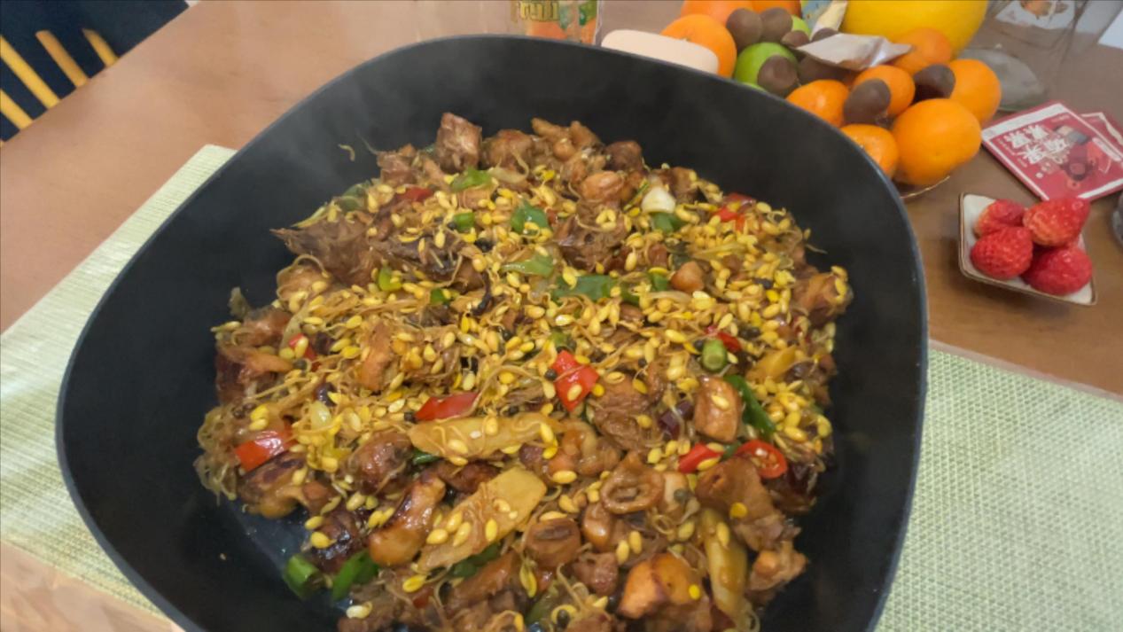 湖北南漳：特色干炒鸡.docx