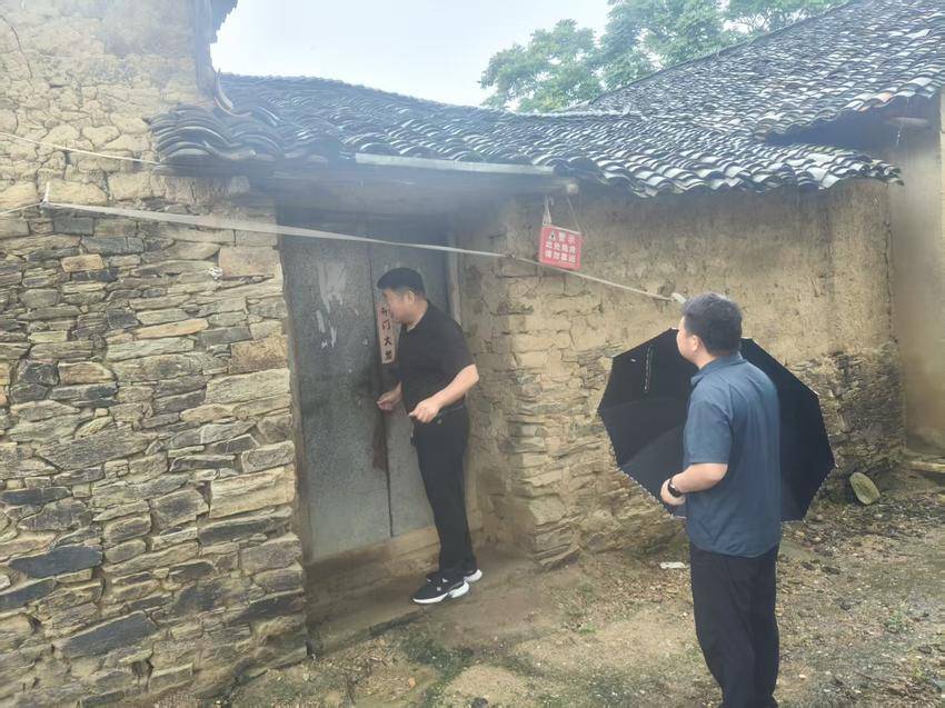 陈店乡：以“迅”应“汛” 筑牢安全防线.doc
