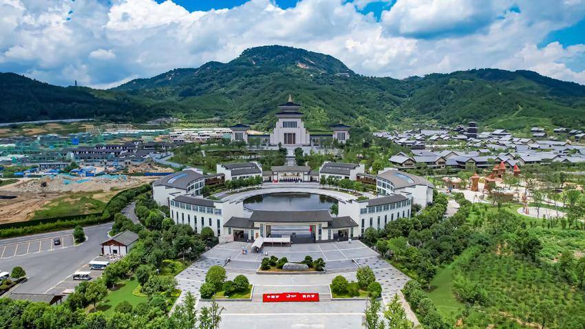 东山文梅村