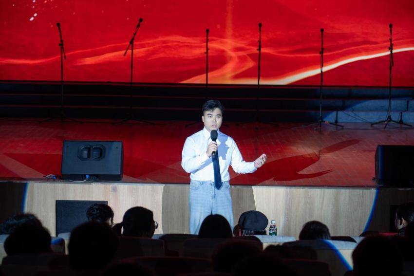 202510【图文版】我校举办红色教育主题音乐团课.docx