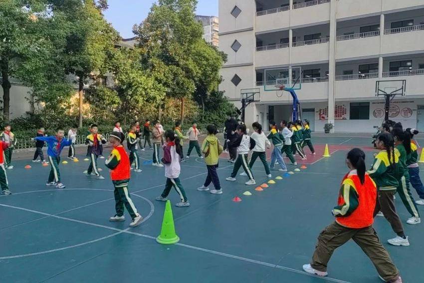 沔阳小学黄金大道校区在校级1123.docx