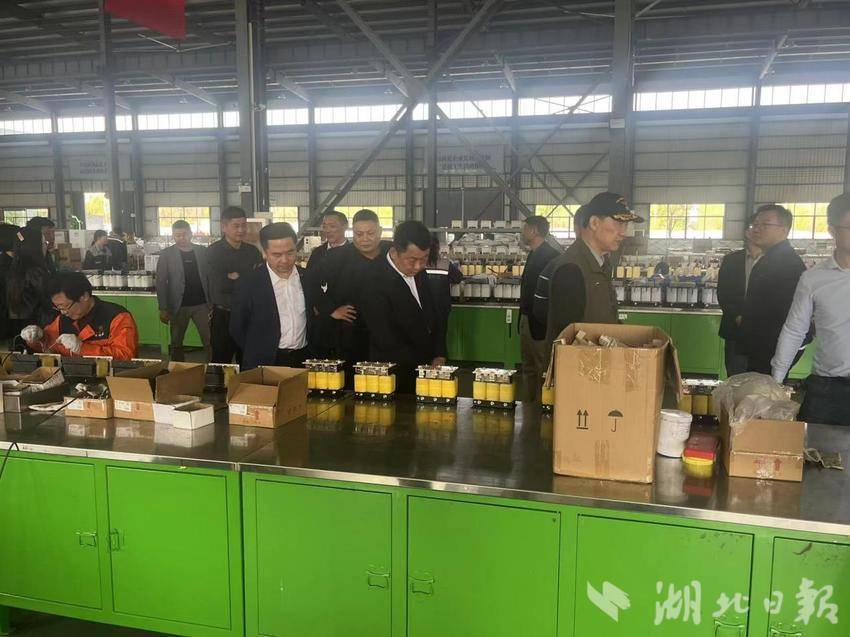 4.3商会送温暖 爱心献家乡  广东省湖北麻城商会到鼓楼街道走访企业暨慰问福利院活动.docx