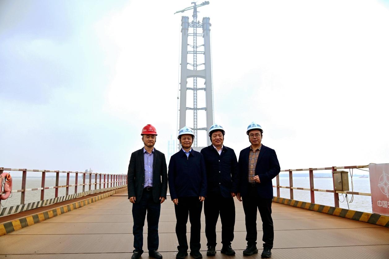 【一线传声】平陆运河董事长王劼耘到张靖皋长江长江大桥项目参观指导.docx