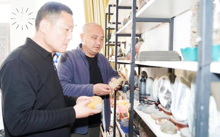 小石头大世界——天门“石痴”张亦武的别样人生.docx