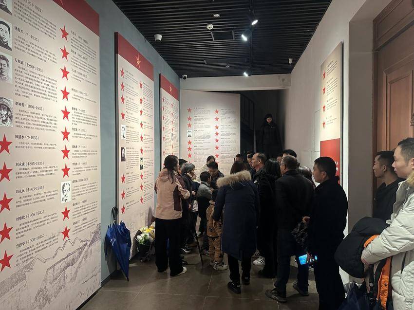 罗家桥街道：缅怀革命先烈，传承红色基因.docx