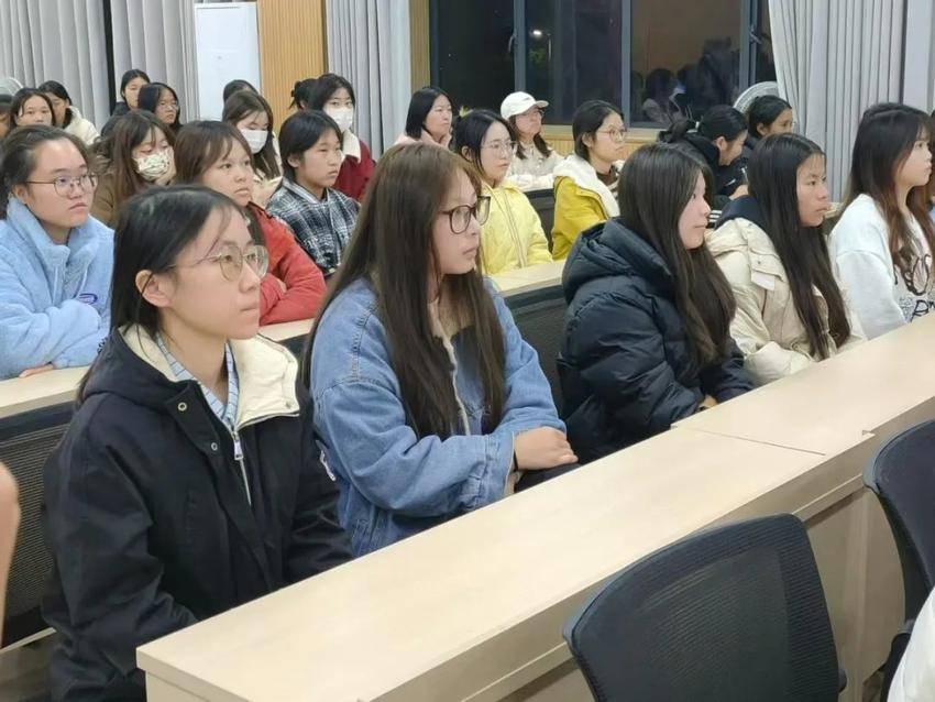 我为同学做实事 简历制作指导讲座(1)(1).docx