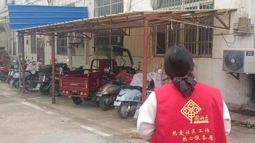 安陆经开区十里社区：整治飞线充电 畅通消防通道.docx