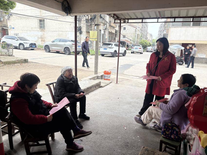 文明祭祀寄哀思 绿色清明树新风(1).doc