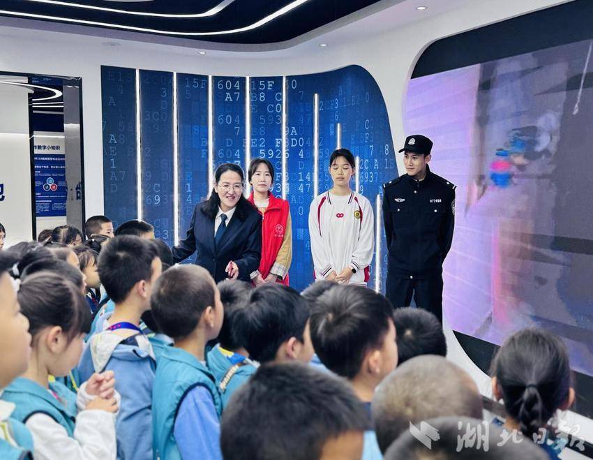 罗田县幼儿园联合多部门开展幼儿沉浸式禁毒法治主题宣教活动（通讯员：易鑫）.docx