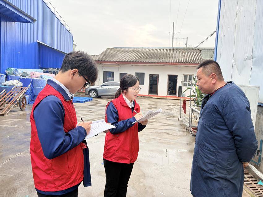 巧手布艺践环保 古韵皮影向新生——青马“仙”锋志愿服务队以无纺布为媒，筑无废仙桃 地方产业与文化融合的环保实践(1).docx